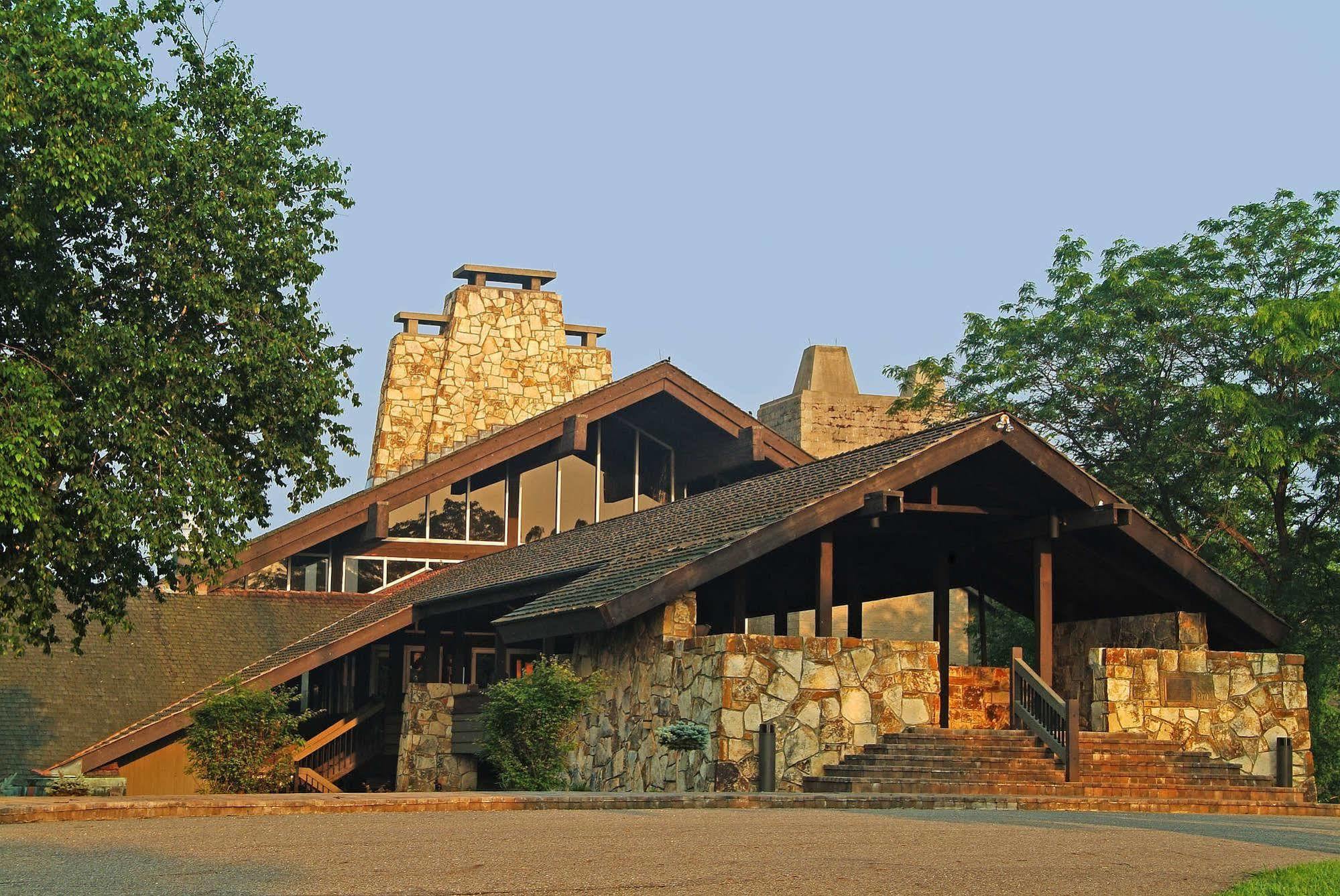 Salt Fork State Park Lodge And Conference Center 캠브리지 외부 사진